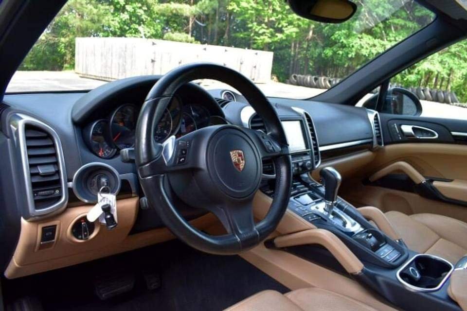 2014 Porsche Cayenne Platinum Edition 4dr Certified Pre-Owned - Image 3