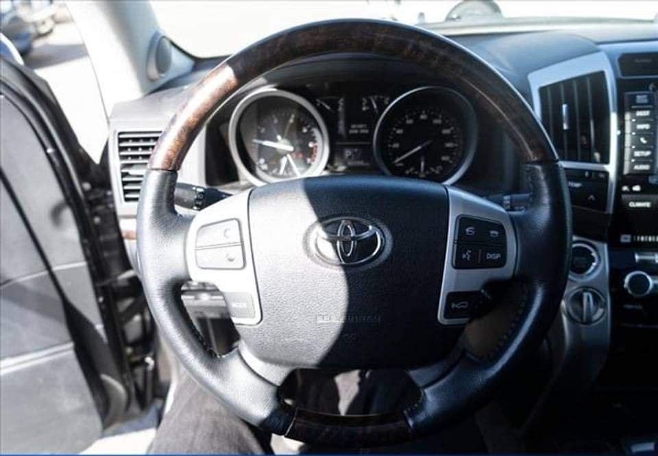 2013 Toyota Land Cruiser Certified Pre-Owned - Image 7
