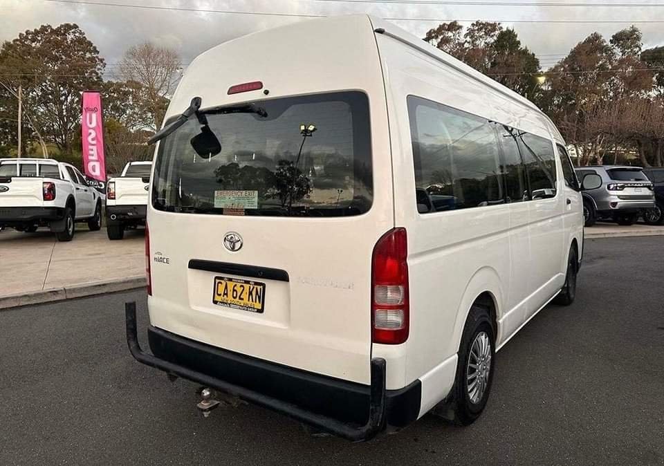 2010 Toyota Hiace Commuter Certified Pre-Owned - Image 7