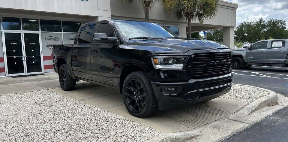 2023 Ram 1500 Laramie 4dr Crew Cab 4WD Luxury - Image 3