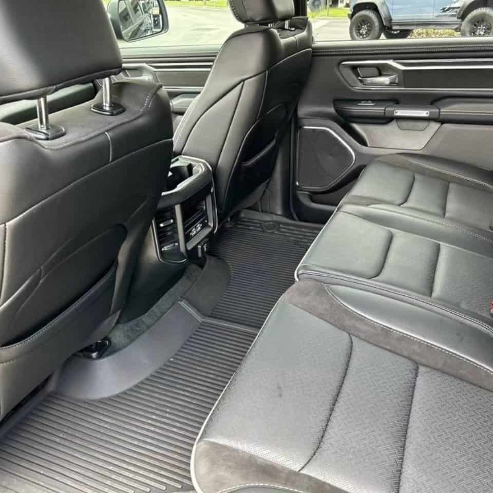 2023 Ram 1500 Laramie 4dr Crew Cab 4WD Luxury - Image 5
