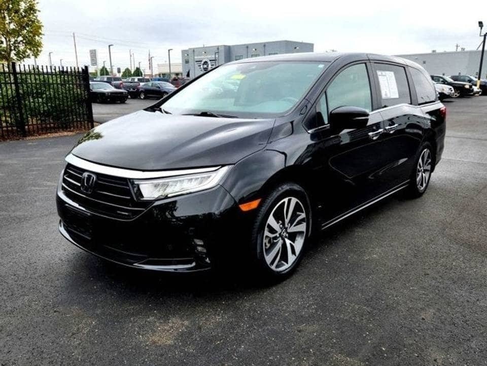 2022 Honda Odyssey Touring 4dr Minivan Luxury - Image 2