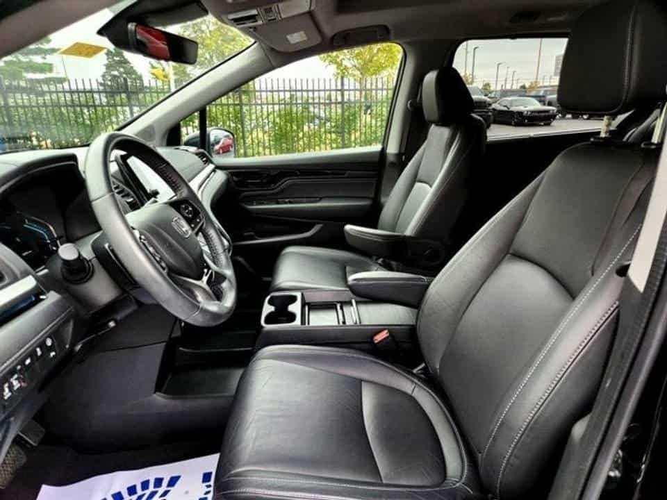 2022 Honda Odyssey Touring 4dr Minivan Luxury - Image 3