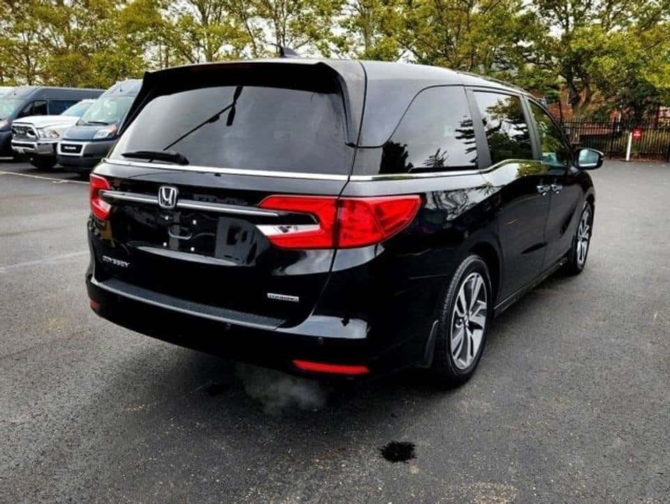 2022 Honda Odyssey Touring 4dr Minivan Luxury - Image 9