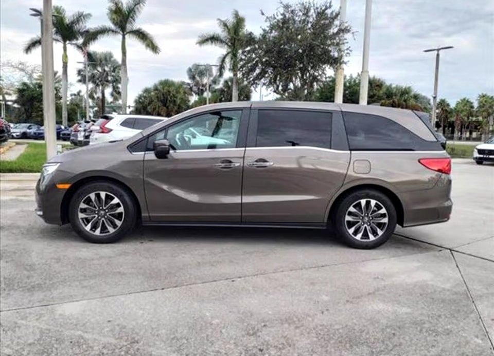 2022 Honda Odyssey EX-L 4dr Minivan Luxury - Image 9