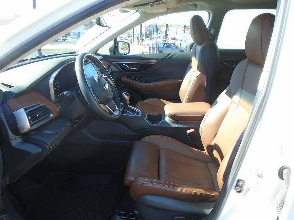 2020 Subaru Outback Touring 4dr – Certified Pre-Owned - Image 3