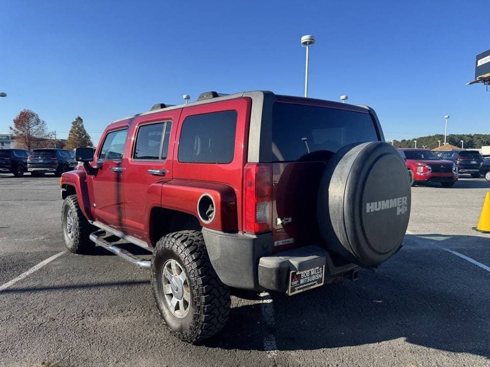 2010 HUMMER H3 Adventure 4dr – Certified Pre-Owned - Image 11