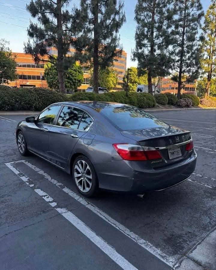 2015 Honda Accord - Image 8