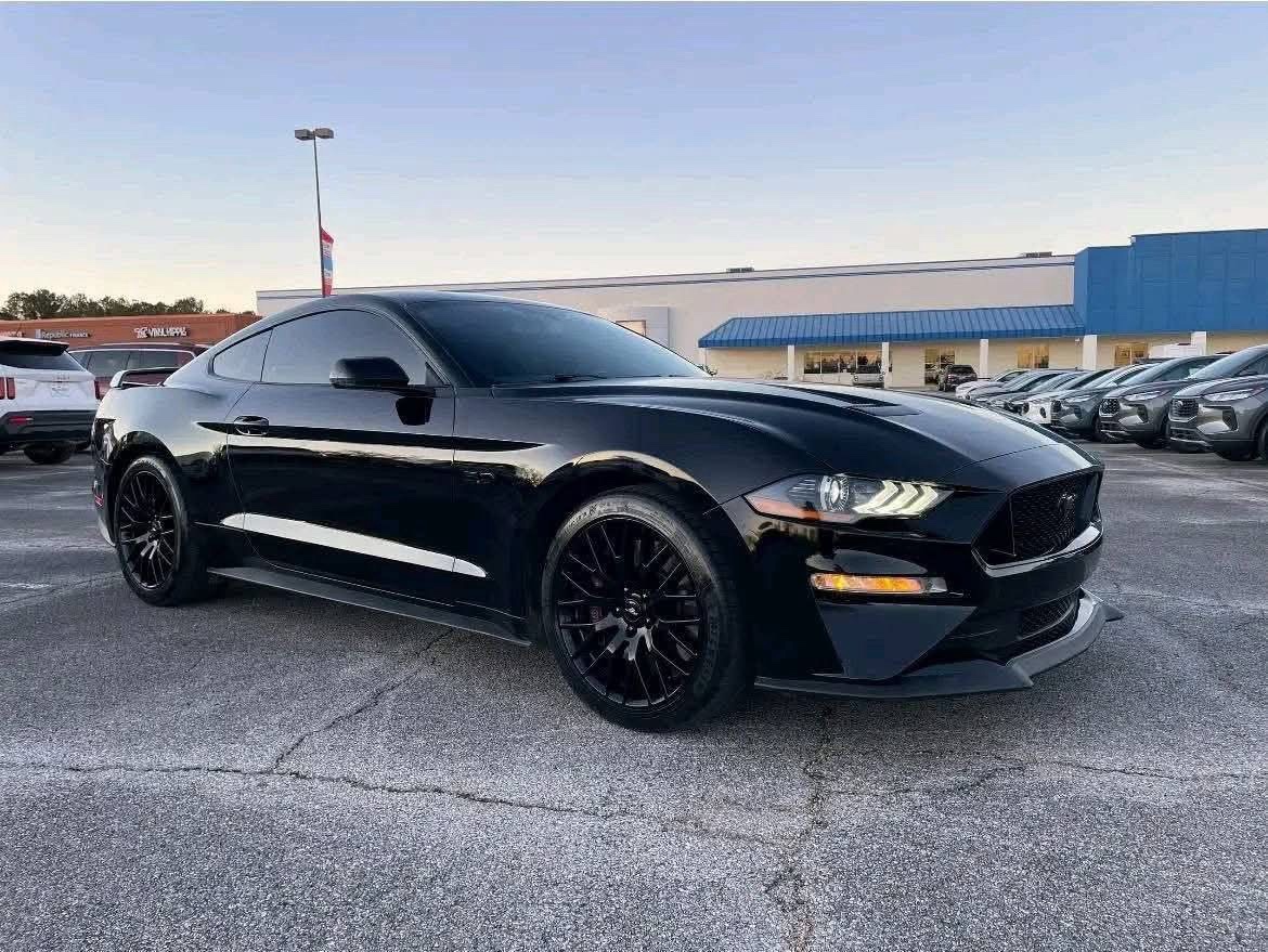 2018 Ford Mustang GT Premium - Image 11