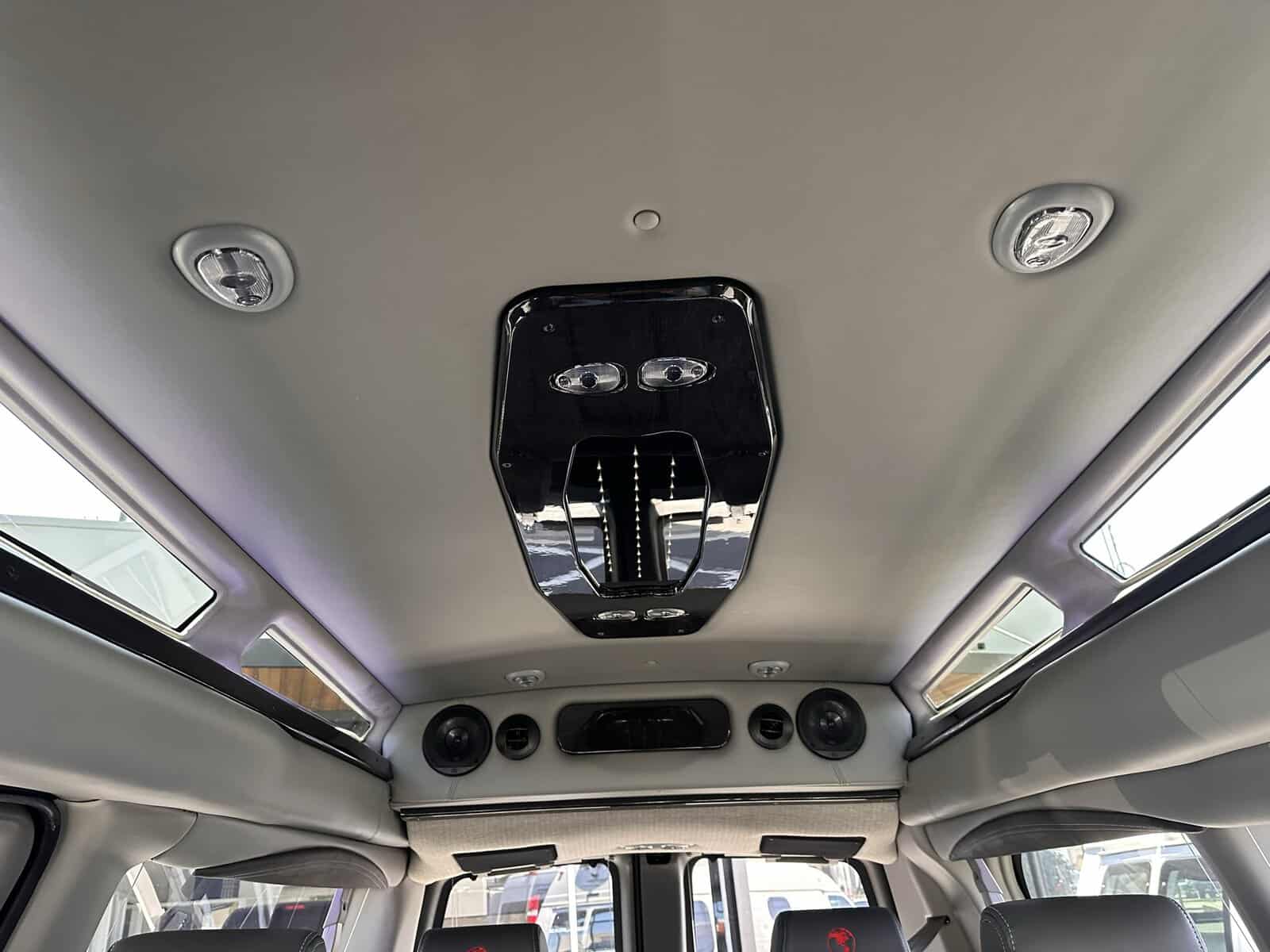 2023 GMC Savana 2500 Explorer SLK SPRT PKG – Certified - Image 15