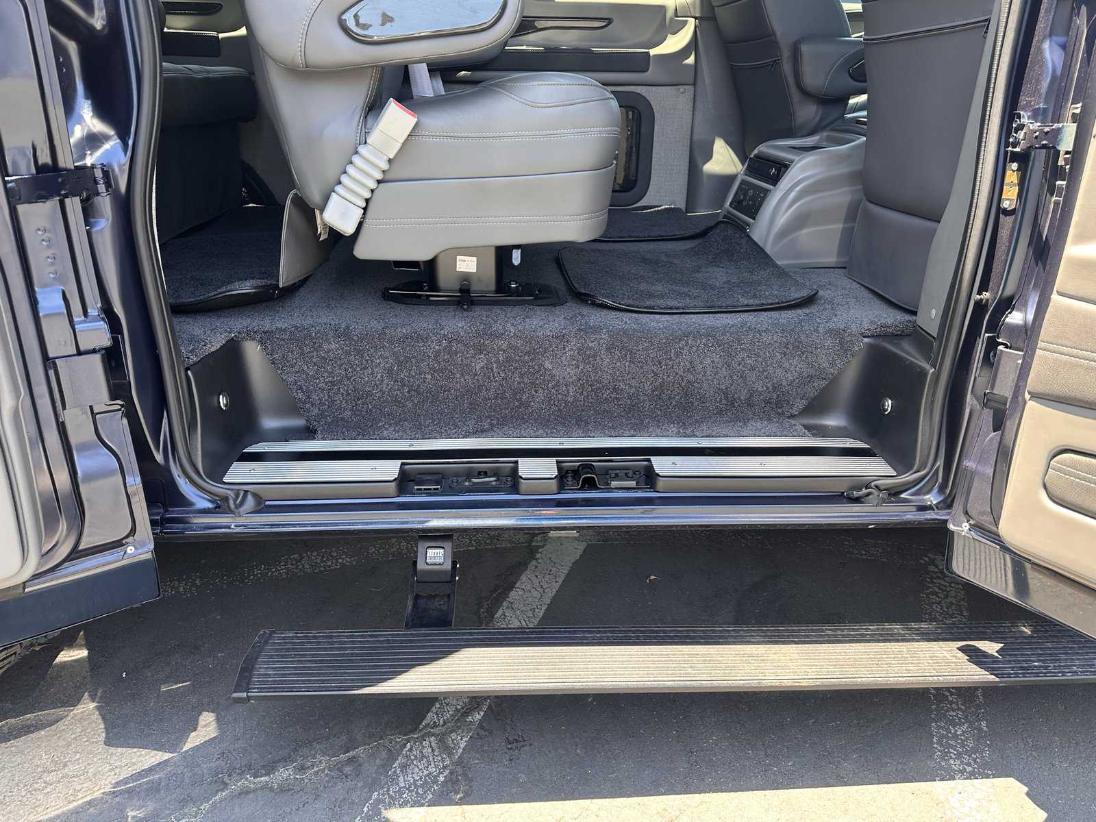 2023 GMC Savana 2500 Explorer SLK SPRT PKG – Certified - Image 7