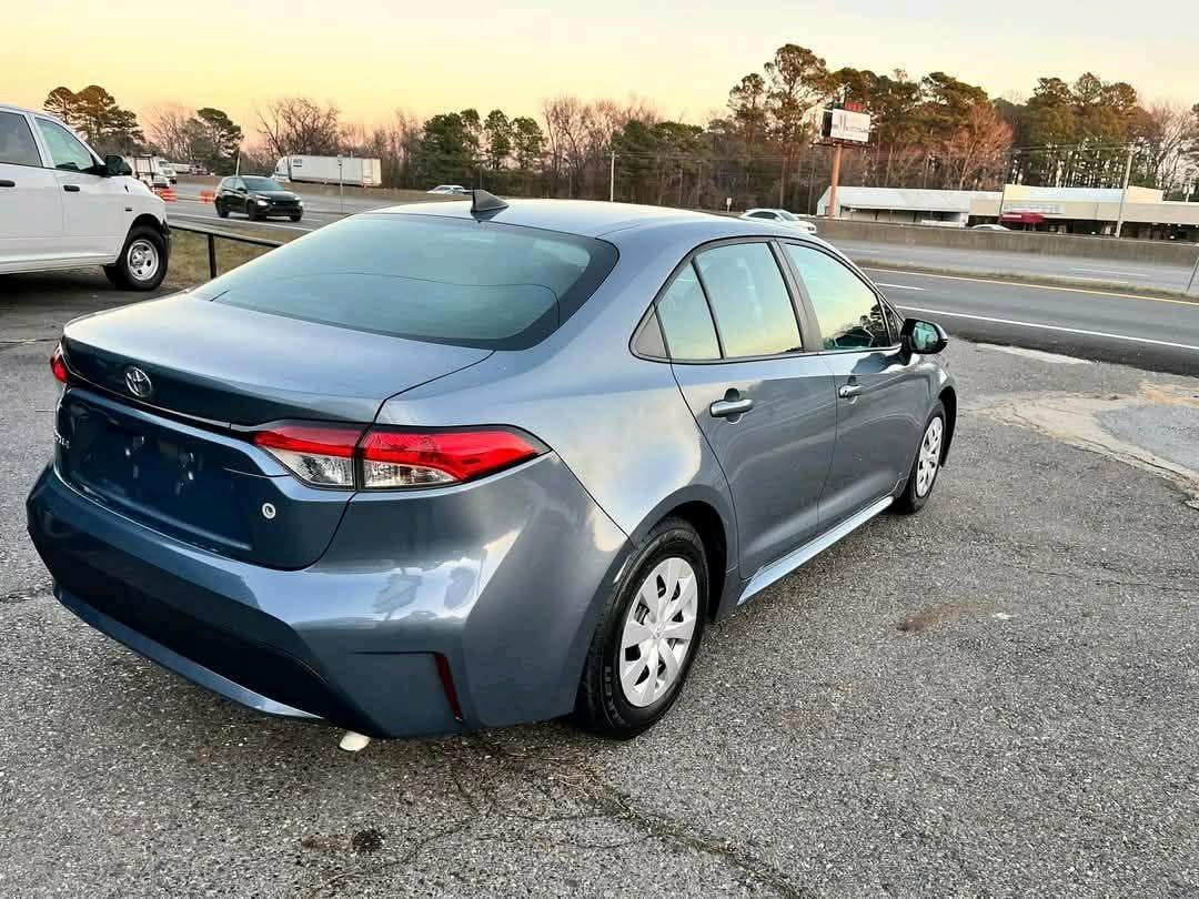 2022 Toyota Corolla LE - Image 9