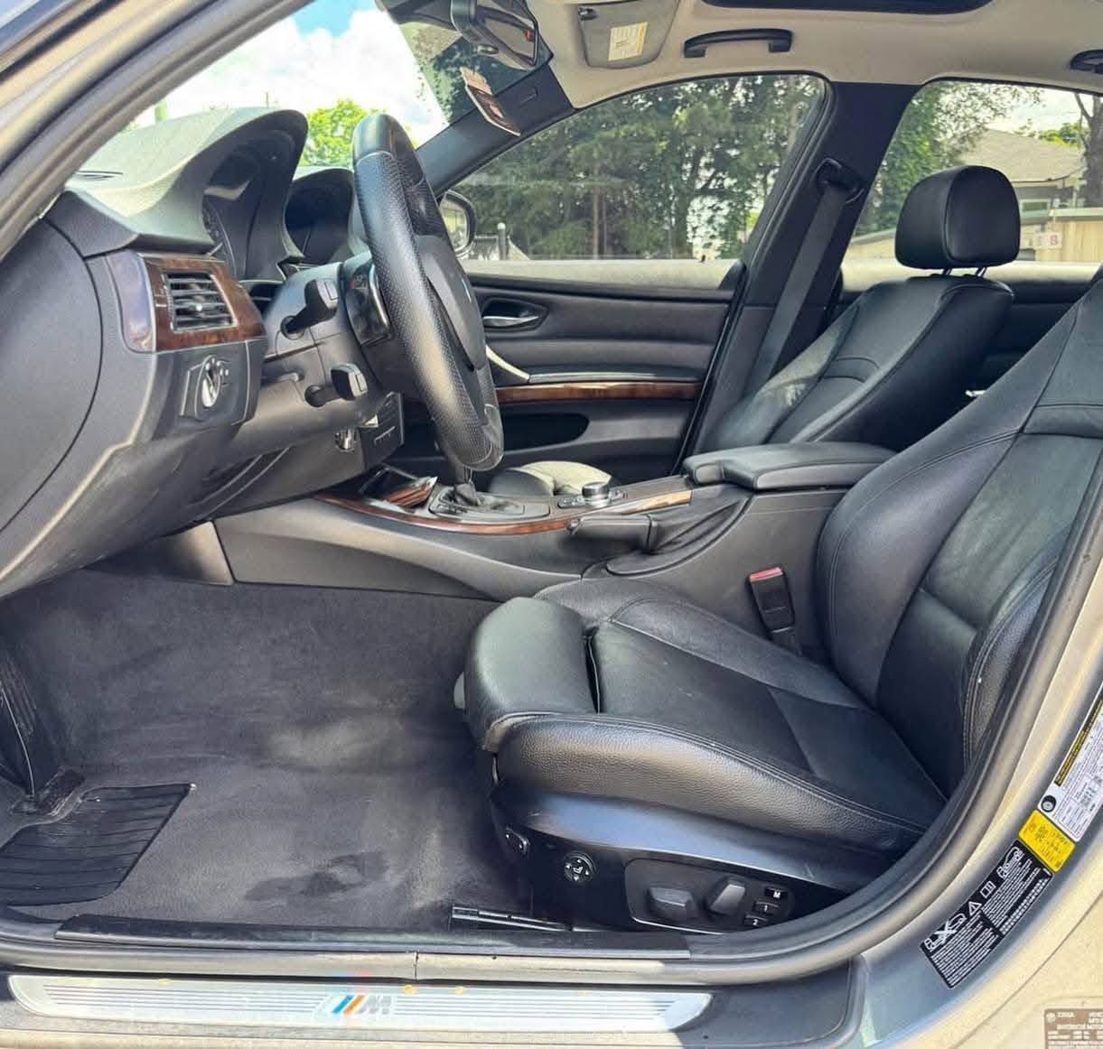 2011 BMW 3 Series 335i xDrive - Image 2