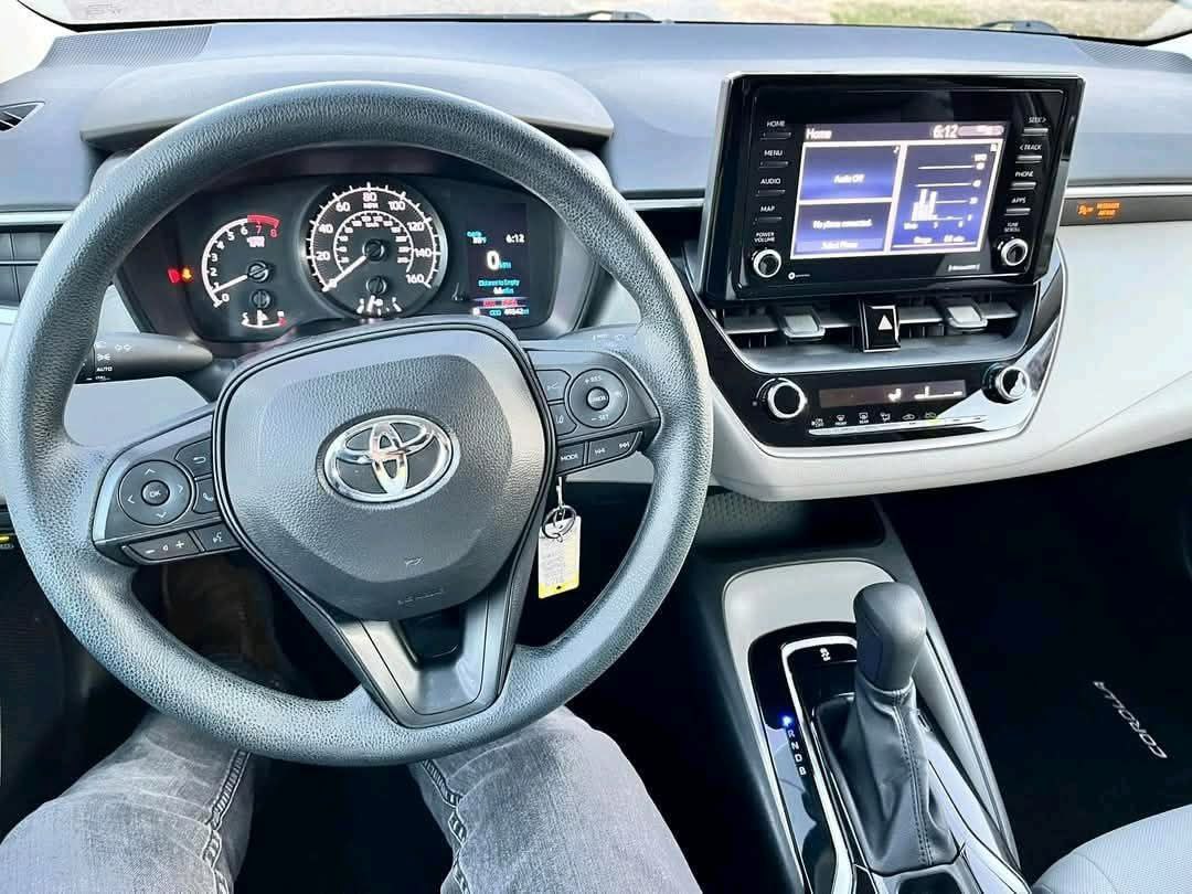 2022 Toyota Corolla LE - Image 4